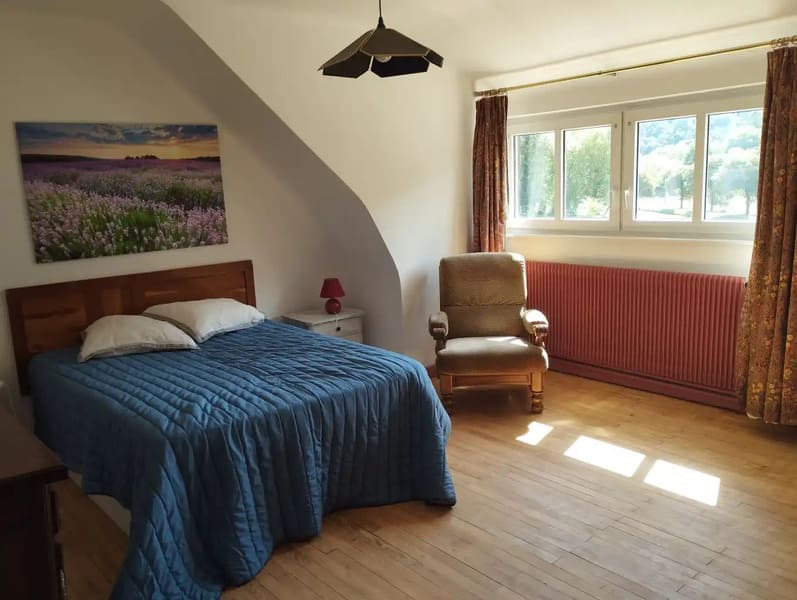 Chambre côté sud avec lit double