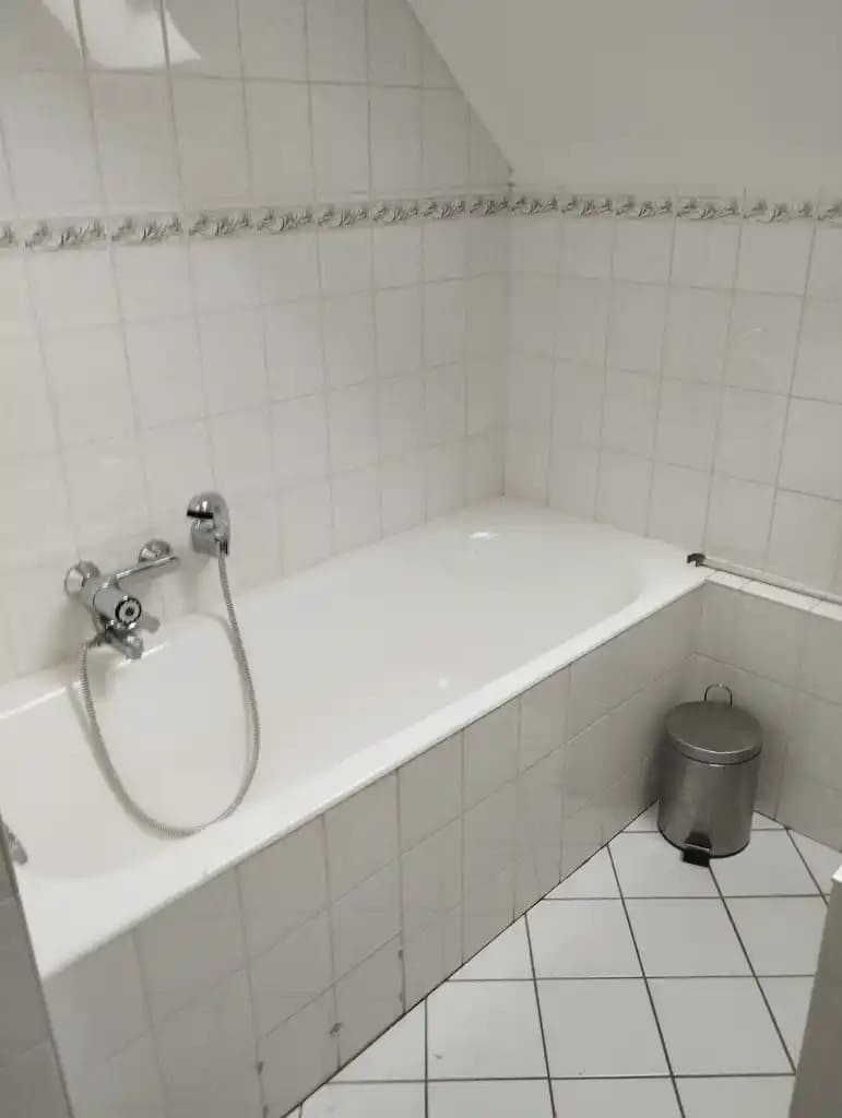 Salle‑de‑bain avec baignoire